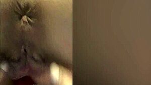 using her hair brush as a sex toy for homemade masturbation 😈