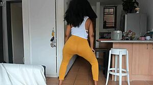 Ebony Booty Squeezes In Tights