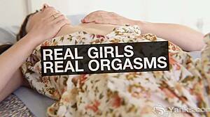 Yanks endza pleasing her pussy with toys