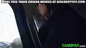 Zábava se sexem ve vlaku s japonskými amatérkami venku