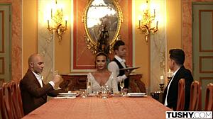 Venera zkoumá divoké anální dp touhy