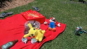 My xmas picnic big-booty in leggings! 🎄🍑