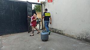 novinha gets facial from pizza guy in towel