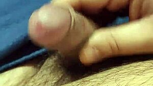 watch this intense masturbation session leading to a huge sborrata explosion!