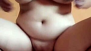 Poosoo rams favorite dildo deep!