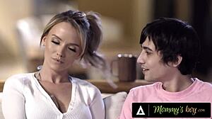 Pristine Edge nevlastní matka divoká noc s obrovským ptákem nevlastního syna