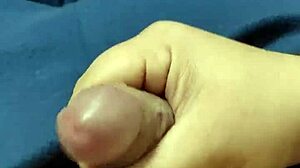 watch this intense masturbation session leading to a huge sborrata explosion!