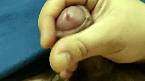 watch this intense masturbation session leading to a huge sborrata explosion!