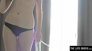 Naked beauty in shibari ropes masturbates to orgasm. So erotic! 😍