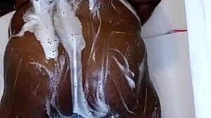 shes all wet and i can’t help watchin her touch herself