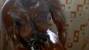 horny ebony mature babe sucking deep on her knees 😜