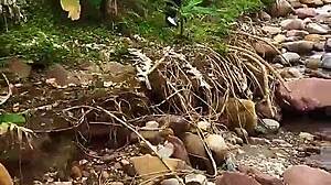 I shouldn't accompany my friend's pervert anymore!