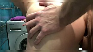 Hei, voitko naida tiukan perseeni nopeasti kuten tuon blondin?