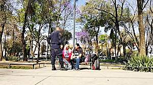 Estabamos grabando un video y llego la policia tuve que aflojar el culo