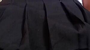 Черт, тугая жопа этой студентки заставила меня трахнуть ее впервые!