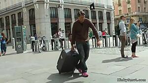 Španělská děvka byla nahá vyváděna po veřejných ulicích, aby ji všichni viděli