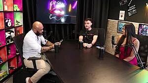 Gabriel And Julia Show Smooth Pussy And Ass