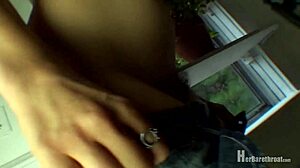 Хей, искаш ли да видиш дивата путка на Ехо в джинсите?