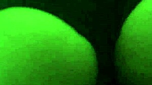 Bajo falda de mi vecina y terminamos cogiendo