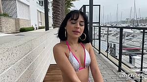 ¡Heyy, Aria Valencia regresa para una sesión salvaje de llenado de semen! ¡No creo lo caliente que se pone! 🔥💦