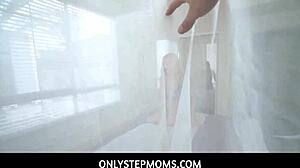 POV: madrasta Courtney Taylor trai com enteado