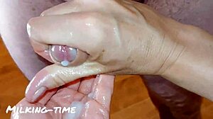 Мастерство ручного массажа с тройным кончанием на головку члена монтаж