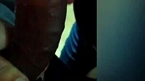 Parei a faxina para chupar meu marido e te fazer um convite