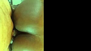 Fodendo e gozando dentro da buceta e no cu da putinha safada