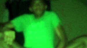 Føler meg så opphisset når jeg onanerer naken på rommet og skyter en stor cumshot