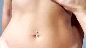 التقيتها في الشاطئ وصورت نيكها