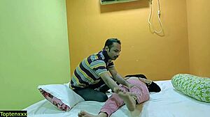 ครูโยคะอินเดียเย็ดย่ามิลฟ์ร้อนแรงพรุ่งนี้!