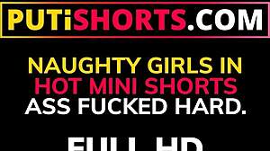 смотрел как миниатюрная латиночка-студентка 18+ получает анал в узких шортах