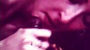 محرم عرقي قديم مع أجواء مصباح داكن مثيرة! 😍