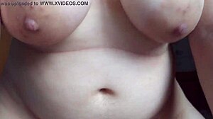 Göğüslü Üvey Annem Milky Mari'yi Dev İç Boşaltmayla Nasıl Doldurduğumu Merak Ediyor Musun?