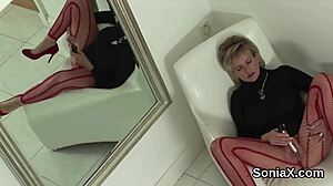 Lady Sonia spreads her huge tits in reality 😍