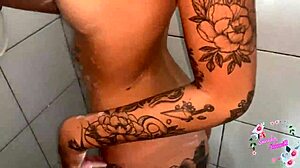 vem tomar um banho gostoso e molhadinho comigo dluquinhaa fortal filmes 😏