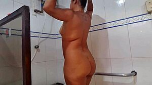 Samuel bu fetiş sahnesinde senin küçük 18+ orospun olmak için yalvarıyor.