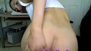 webcam cutie flaunts hot ass for everyone 😍