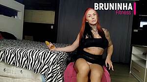 a safada shoved the whole dildo in her tight pussy and came hard