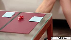 Geile Verwandte teilen Schwanz in harter Action