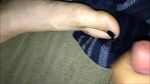 Hot P Wife's Toes Sucked Then Toe Fucked With Cumshot Everywhere