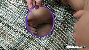 Het tjej fingerar sin vida fitta tills hon kommer hårt