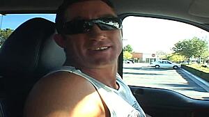 �ffentlicher pickup mit sexy petite babe lela star