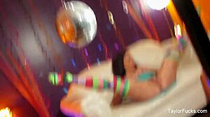 Taylor vixen behind the scenes