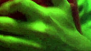 הבחורה הספציפית אדריאנה צ'צ'יק ודאליה סקיי לוקחות עמוק גרון קשה והזרקה עם ג'יימס דין