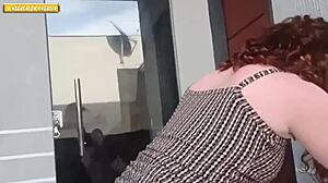 Albina e morena rabuda rebolando gostoso dan�ando funk de quatro peladinhas encima do meu carro e cheia de tes�o