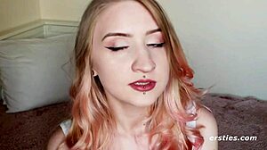 Aurora Shakes Her Ass For Us