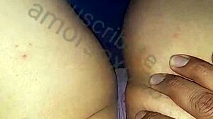 me la jalo viendo a mi mujer con ese calzón regalado