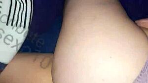 me la jalo viendo a mi mujer con ese calzón regalado