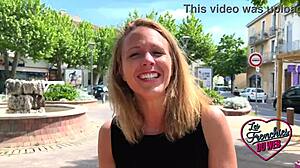 Julie milf sjenert blir skamløs foran kameraet